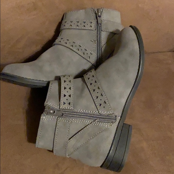 Girls stylish ankle booties - Picture 3 of 3